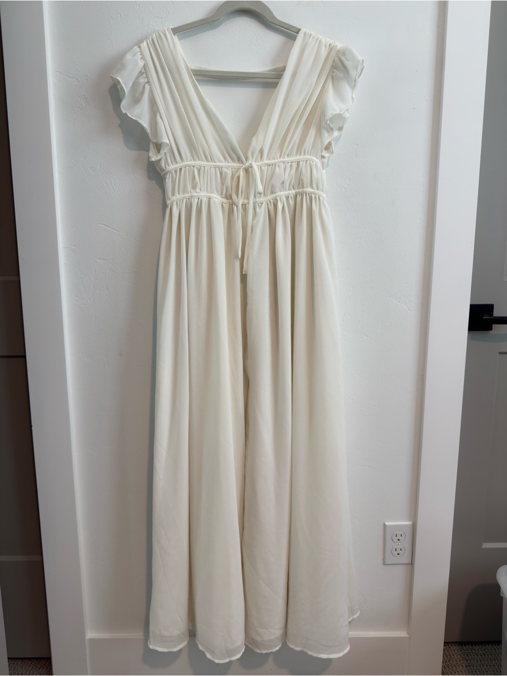 Shein White Maxi Goddess Dress
Sz 4